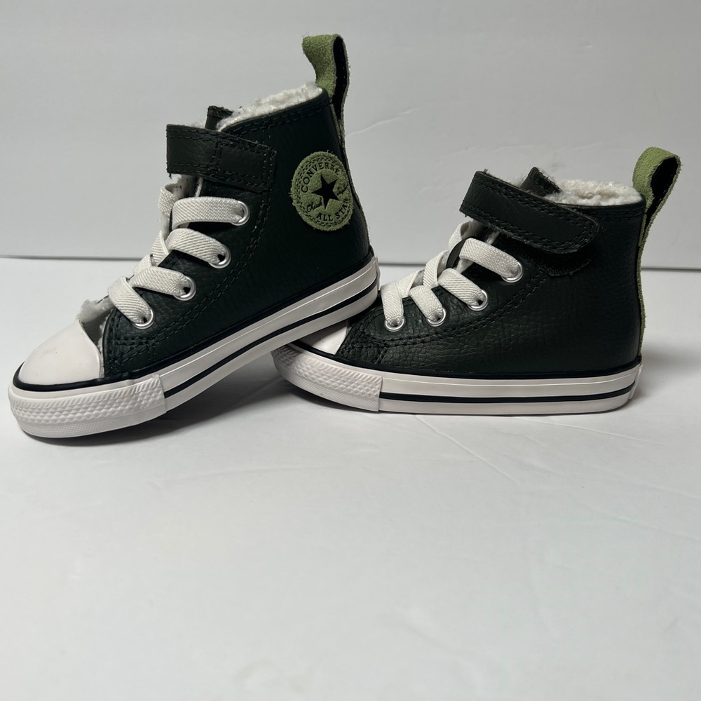 Toddler Size 6 Army Green sherpa lined leather converse. New Never worn.